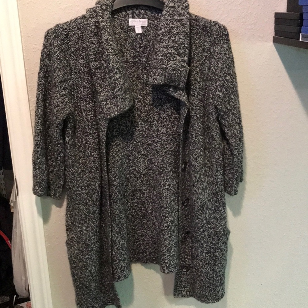 A Pea in the Pod Maternity Cardigan